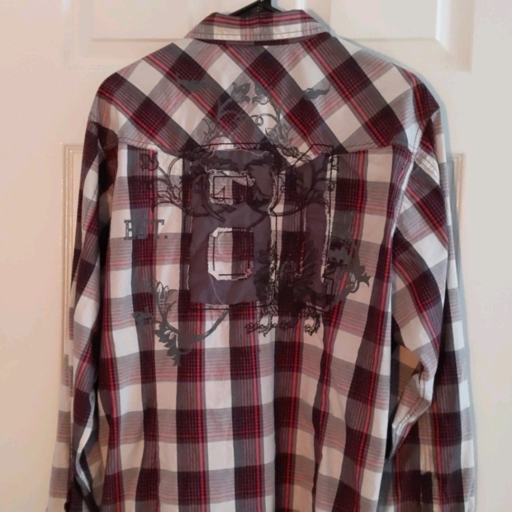 Guess Plaid Shirt . Est. 81 . Size XL long sleeve plaid with urban graphic